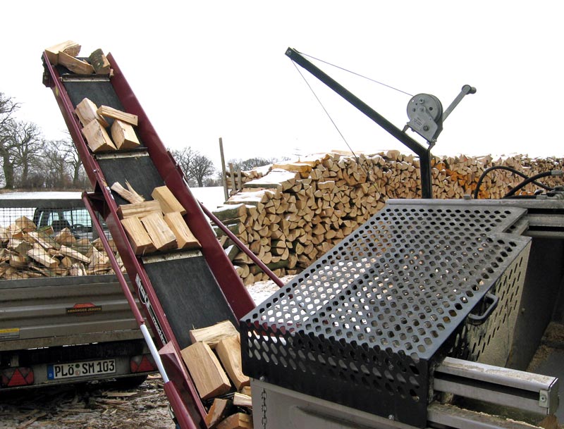 Brennholz Produktion Förderband
